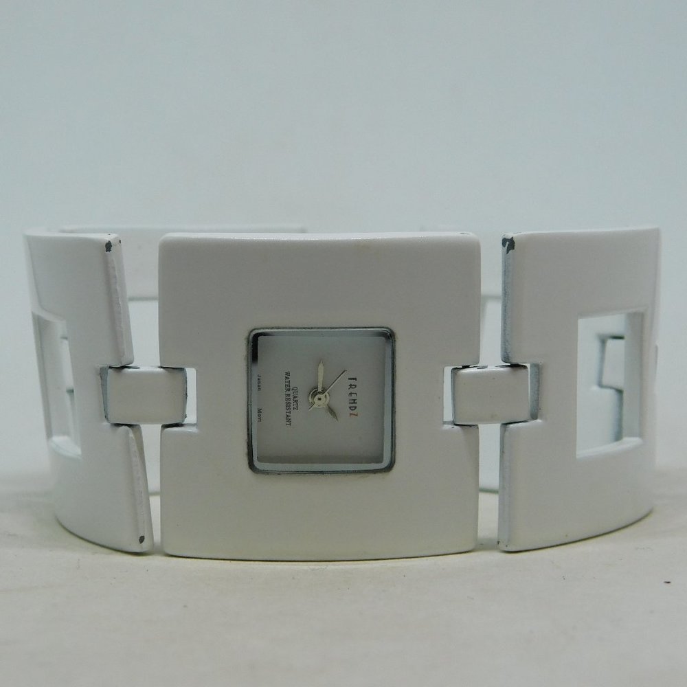 Trendz Quartz Analog Women's Watch